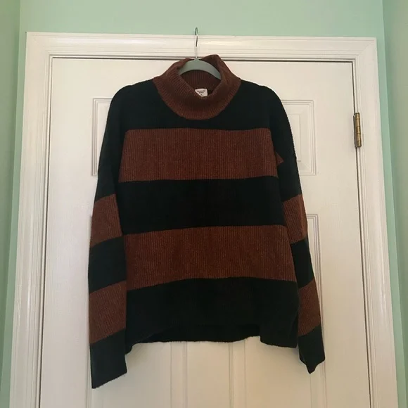 (NWT) Abercrombie & Fitch Classic Turtleneck - Picture 2 of 7